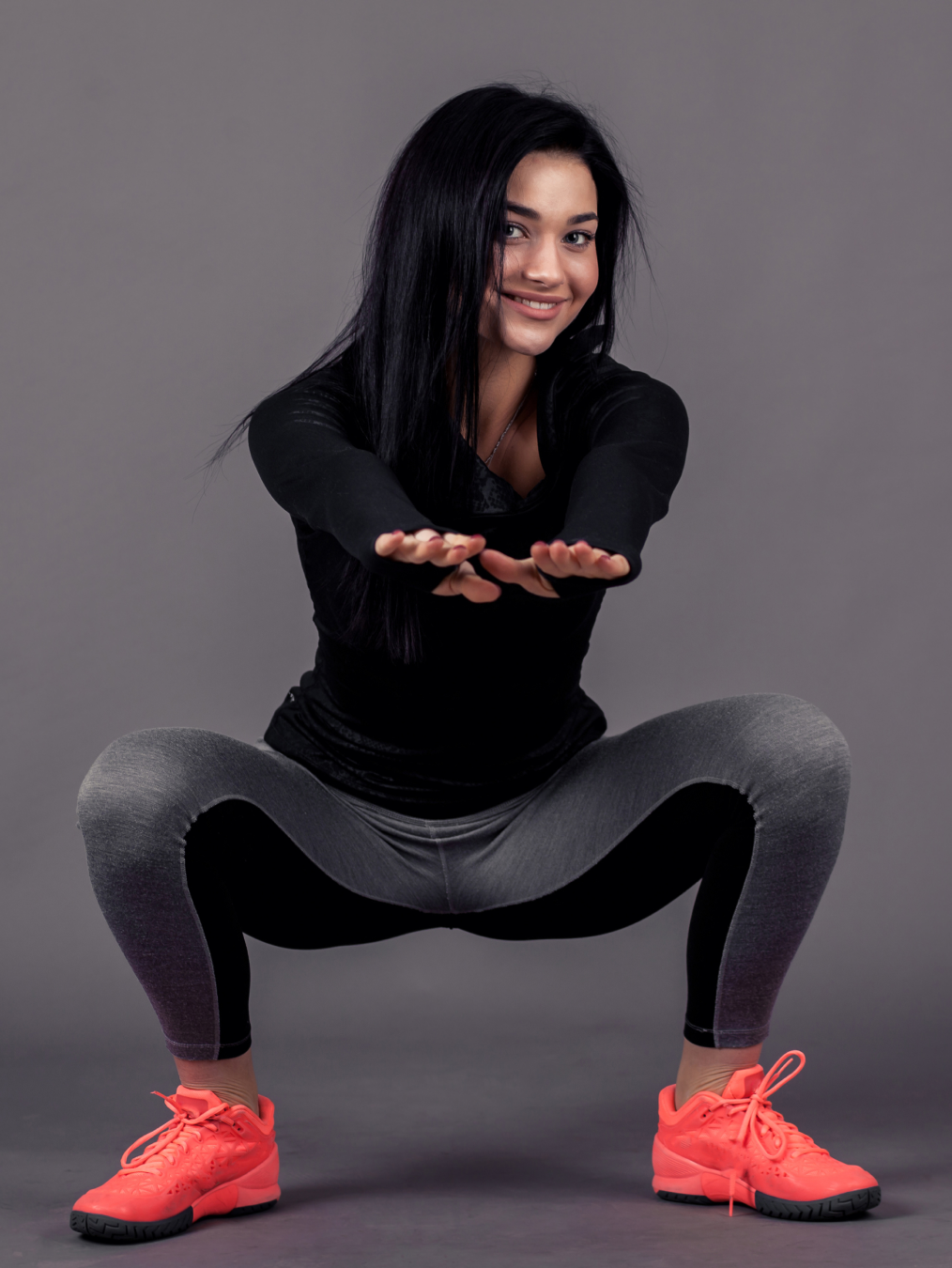reebok women's regular fit t-shirt and hosiery grey track pant